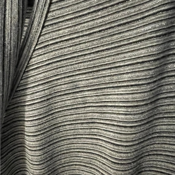 A Womens MXM top in size 3X. The stripes have sparkle throughout - Picture 5 of 7